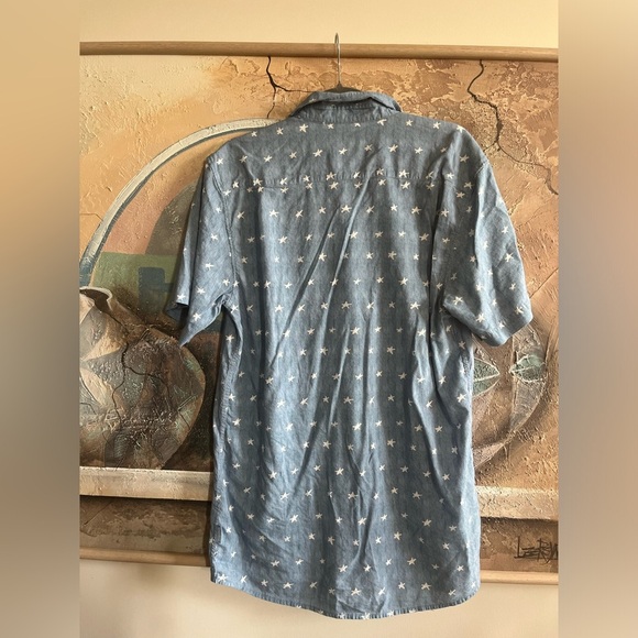 Tipsyelves Star-Printer Button-down Shirt with red and white striped pocket - Picture 7 of 9